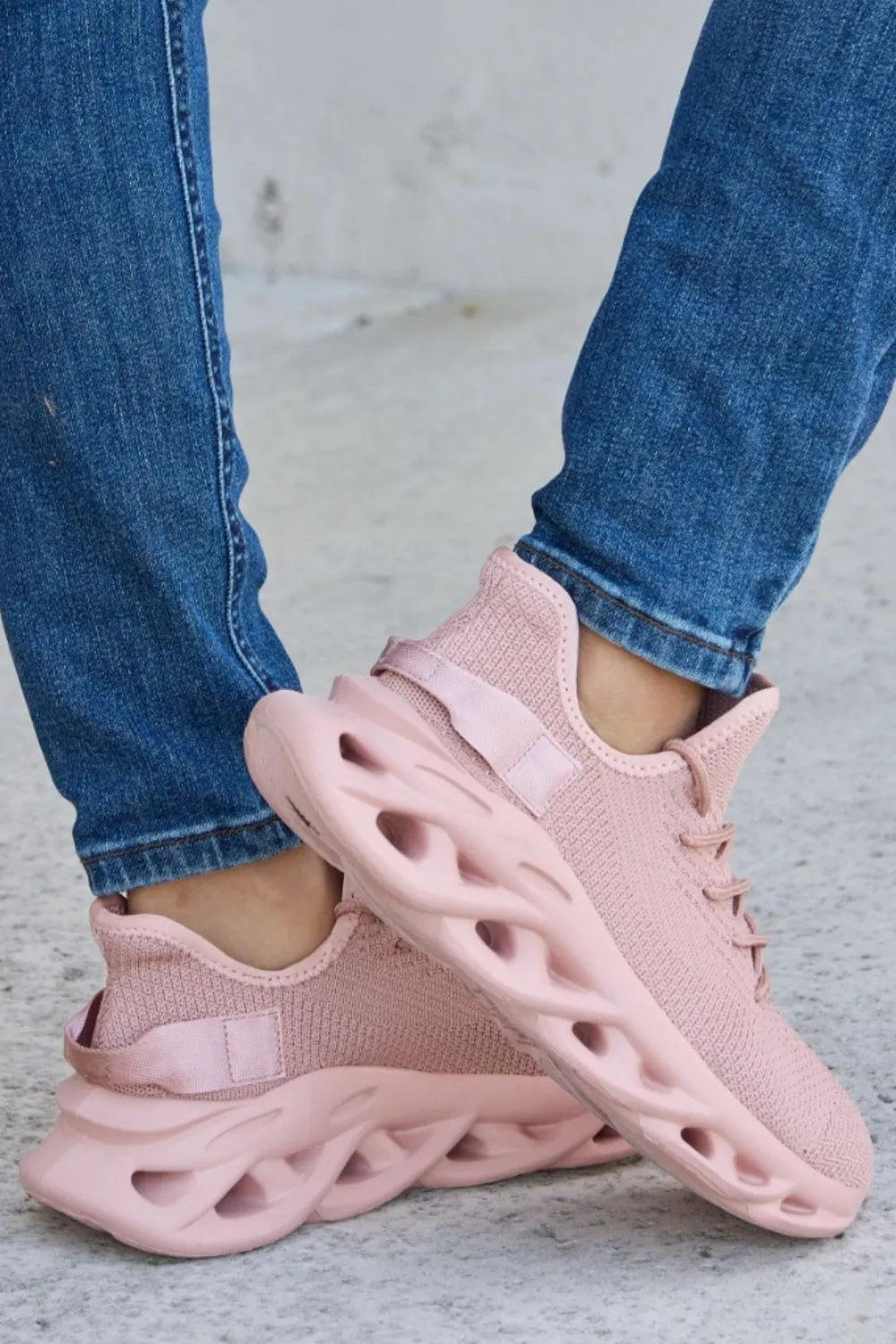 Forever Link Mesh Breathable Platform Athletic Shoes